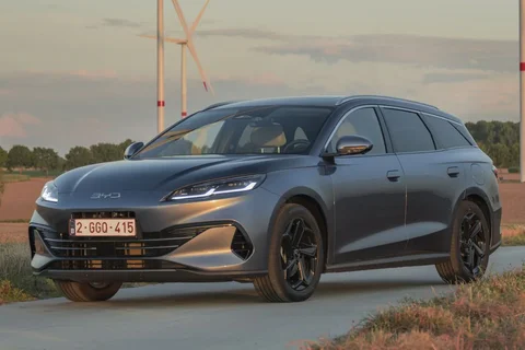 BYD Seal 6 Touring DM-i Comfort Lite 2025 комби изглед 1
