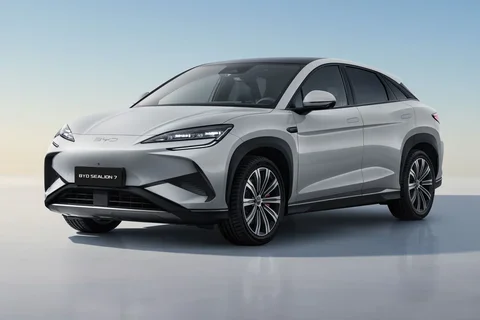 BYD Sealion 7 Design AWD 2025 view 3