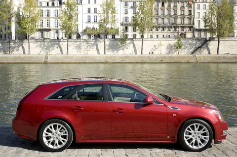 Cadillac CTS CTS-V Wagon 2011 view 8