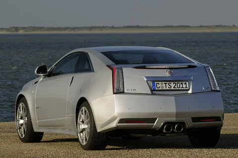 Cadillac CTS CTS-V Coupé 2010 view 2