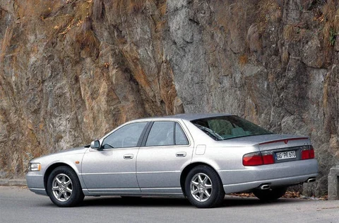 Cadillac Seville STS 1998 view 3