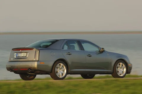 Cadillac STS 4.6 V8 Launch Edition 2005 view 3