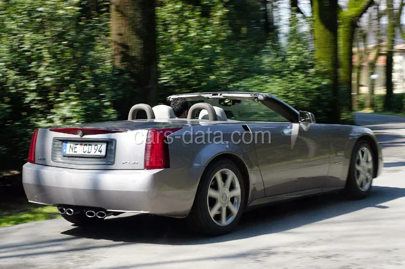 Cadillac XLR XLR-V 2007 front view