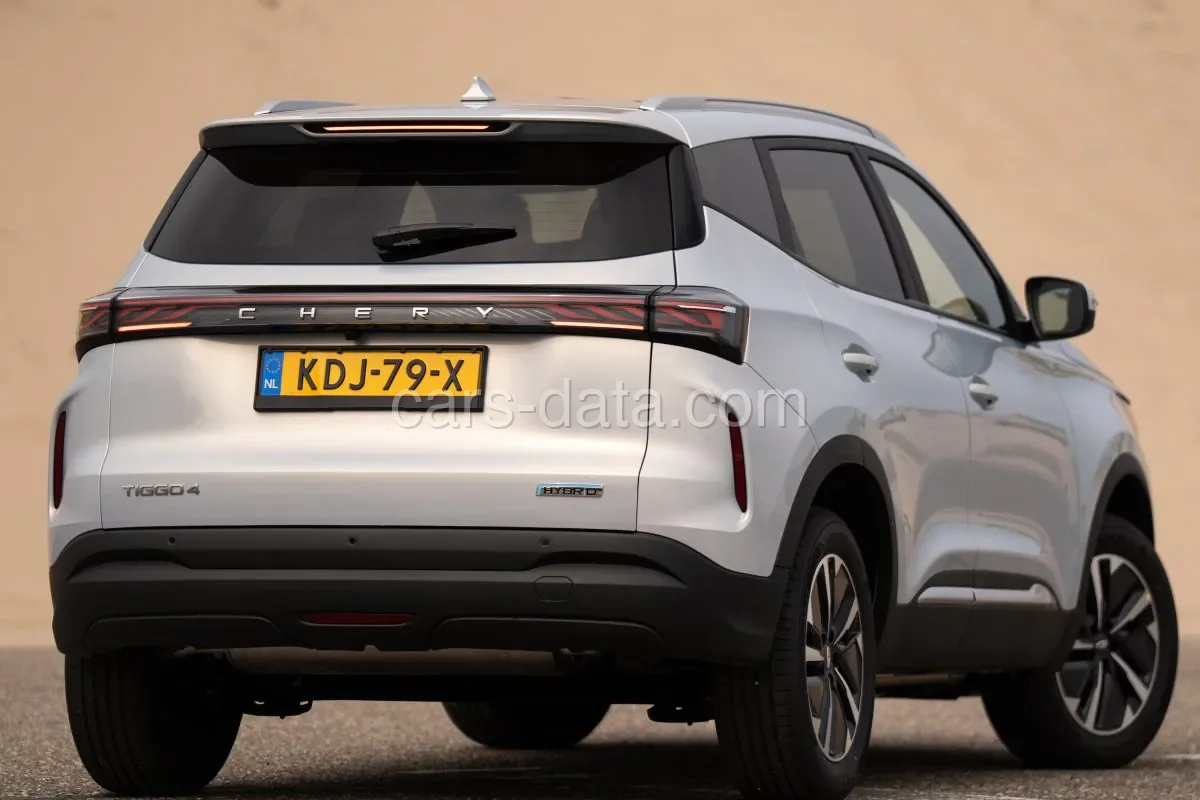 Chery Tiggo 4 Hybrid Unique 2026 suv vista frontale