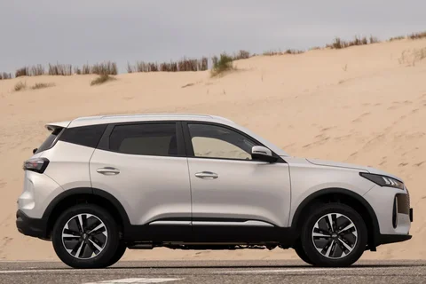 Chery Tiggo 4 Hybrid Unique 2026 suv vista 3