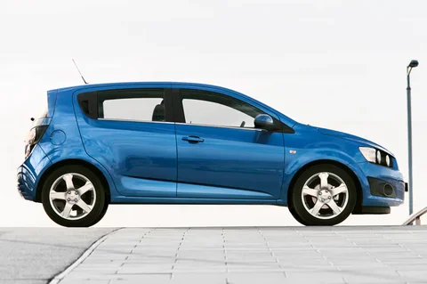 Chevrolet Aveo 1.4 LT 2011 view 2