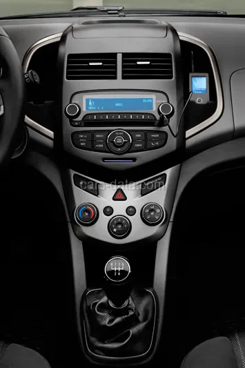 Chevrolet Aveo 1.2 LT 2011 front view