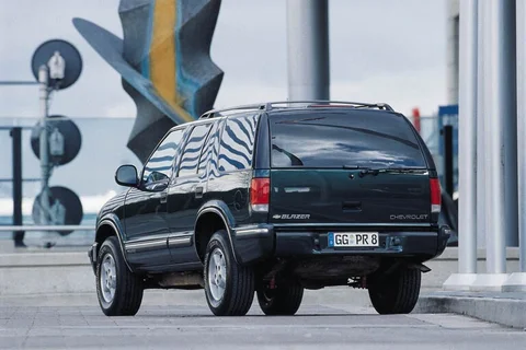 Chevrolet Blazer Wagon 1998 view 3