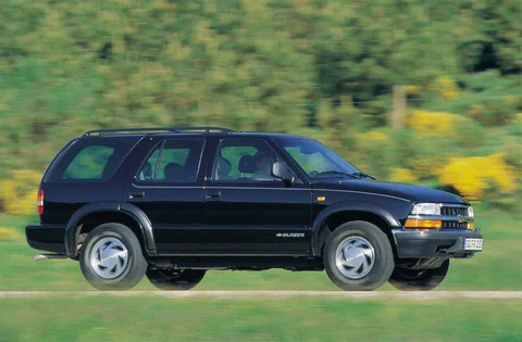 Chevrolet Blazer Wagon 1998 view 2