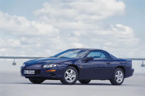 Chevrolet Camaro Coupé 1998 view 4