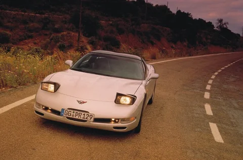 Chevrolet Corvette Coupé 1997 view 4
