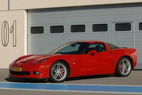 Chevrolet Corvette Z06 Coupé 2010 view 5