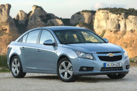 Chevrolet Cruze 1.4 LS 2014 view 2