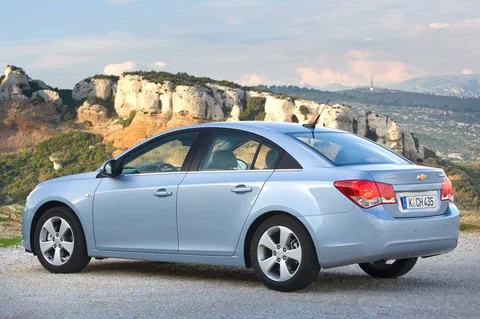 Chevrolet Cruze 1.4 LS 2014 view 3
