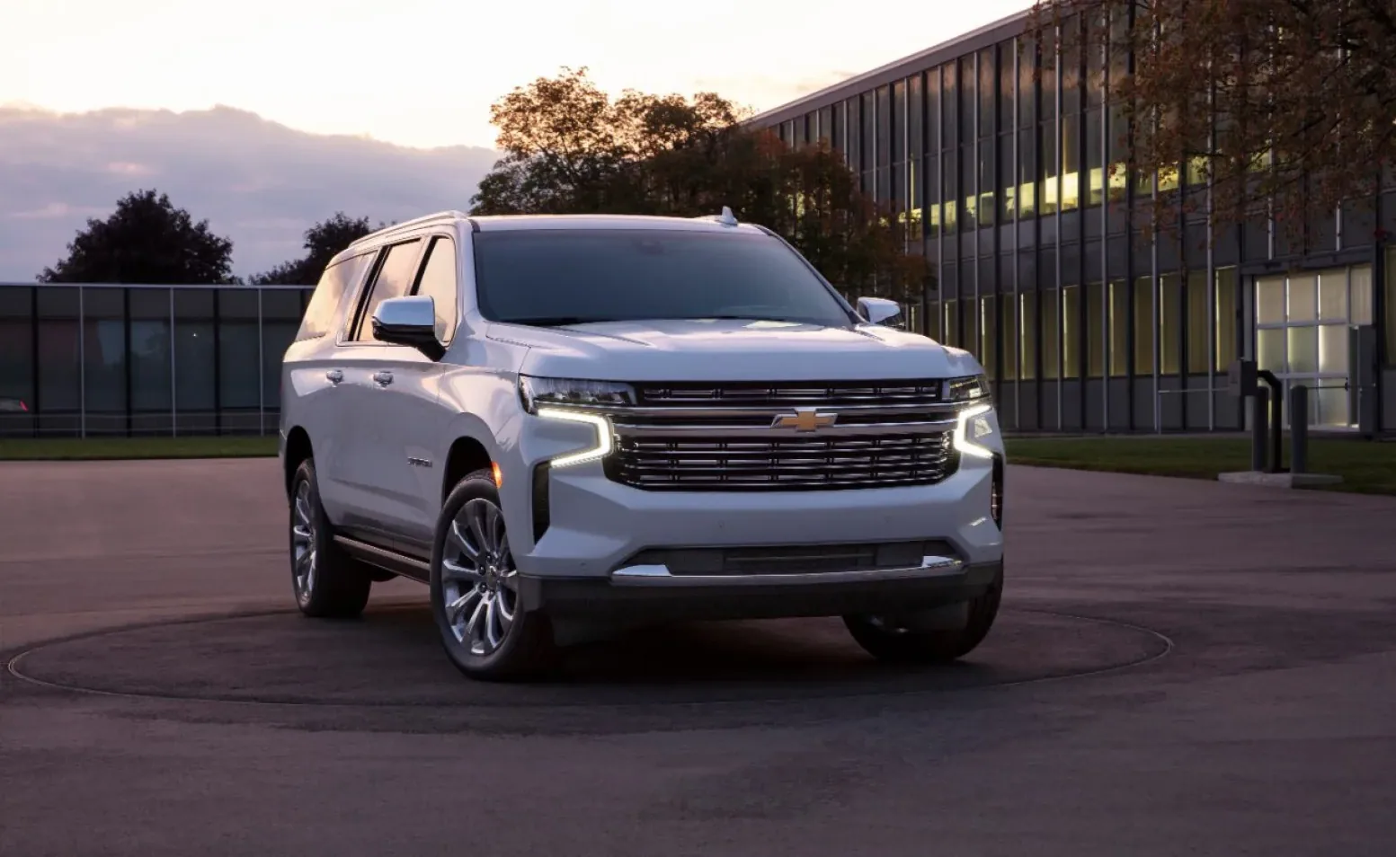 Chevrolet Suburban AWD 3.0L 2023 suv vista frontal