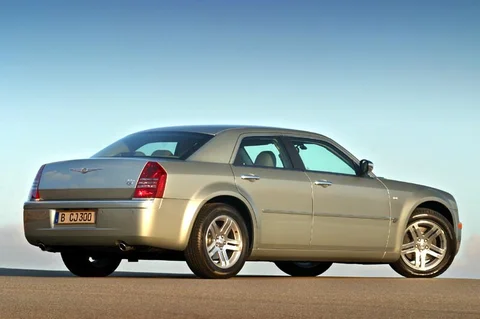 Chrysler 300C 3.5 V6 2004 view 8