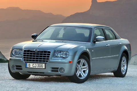 Chrysler 300C 3.5 V6 2004 view 9