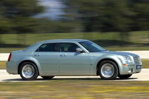 Chrysler 300C 3.5 V6 2004 view 10