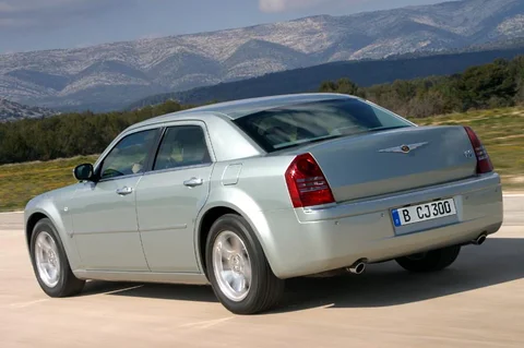 Chrysler 300C 3.5 V6 2004 view 12