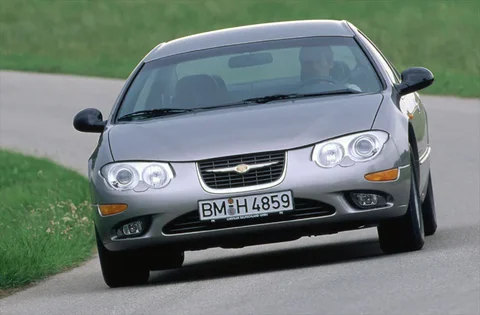 Chrysler 300M 2.7i V6 LE 1999 view 3