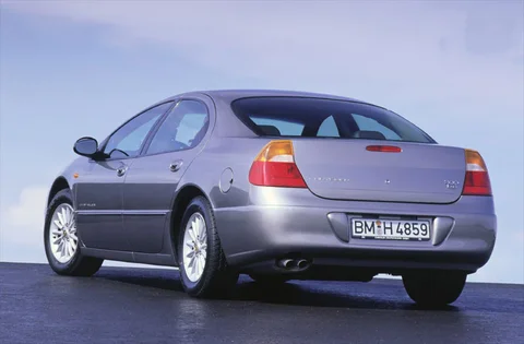 Chrysler 300M 2.7i V6 LE 1999 view 4
