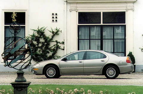 Chrysler 300M 2.7i V6 LE 1999 view 5
