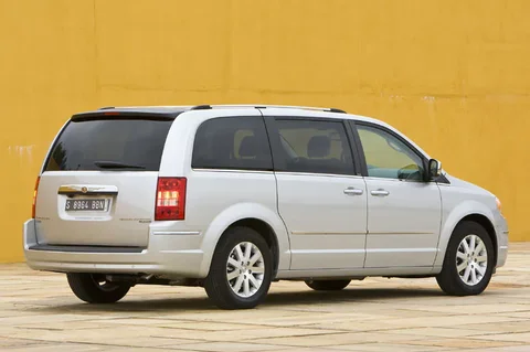 Chrysler Grand Voyager 2.8 CRD 2010 view 5