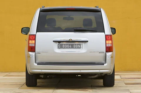 Chrysler Grand Voyager 2.8 CRD 2010 view 6
