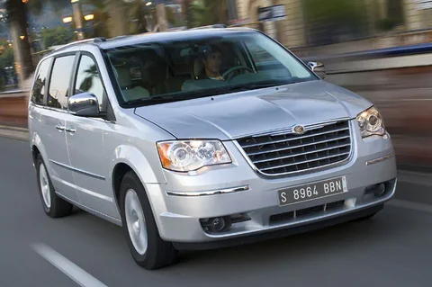 Chrysler Grand Voyager 2.8 CRD 2010 view 12