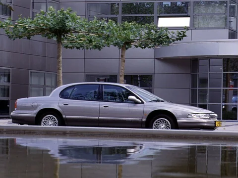 Chrysler New Yorker 3.5i V6 24V 1995 view 4