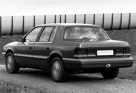 Chrysler Saratoga 2.5i 1989 view 2