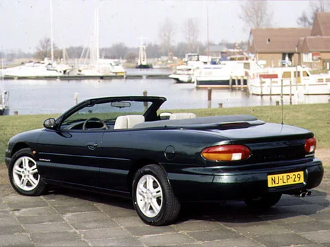 Chrysler Stratus Convertible 2.0i 16V LE 1996 view 4