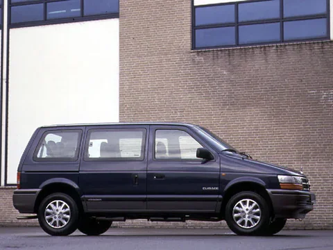 Chrysler Voyager 2.5i SE 1994 view 4