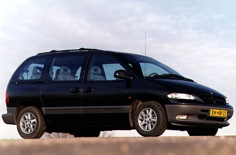 Chrysler Voyager 2.5 TD S 1996 view 2