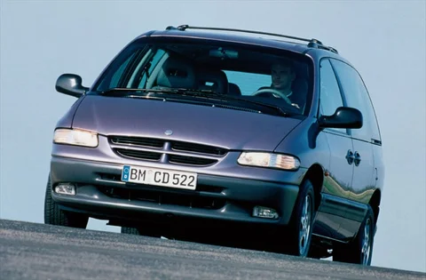Chrysler Voyager 2.5 TD S 1996 view 3