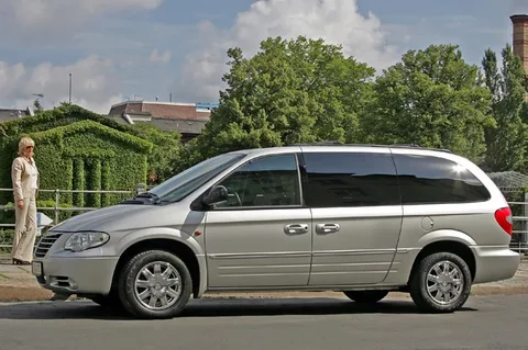 Chrysler Voyager Grand Voyager 2.8 CRD SE 2004 view 8