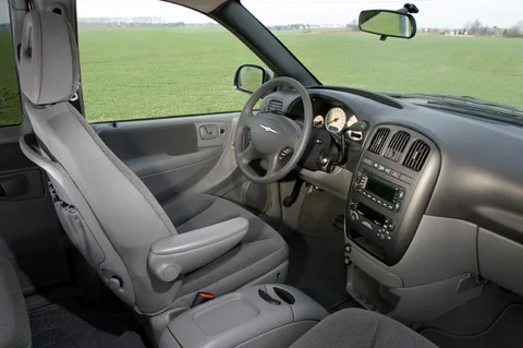 Chrysler Voyager Grand Voyager 2.8 CRD SE 2004 view 9