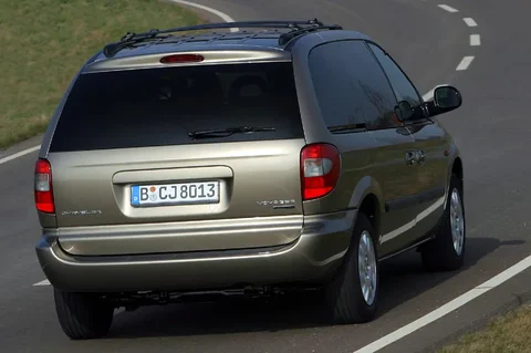 Chrysler Voyager 2.5 CRD SE 2004 view 6