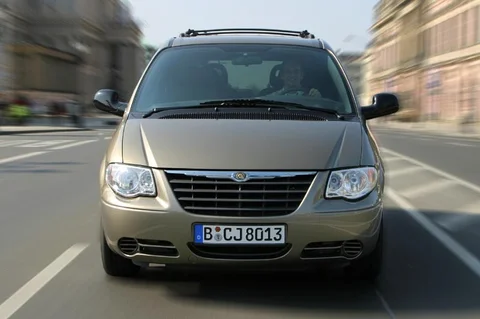 Chrysler Voyager 2.5 CRD SE 2004 view 8