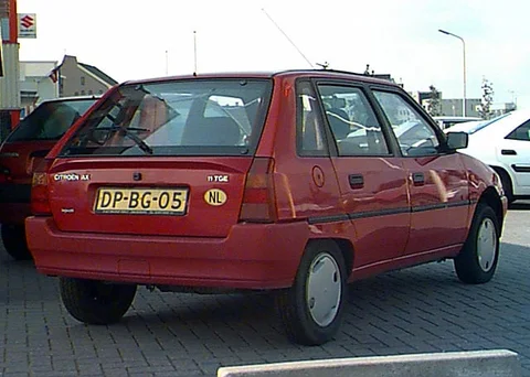 Citroen AX 14 First D 1993 view 3