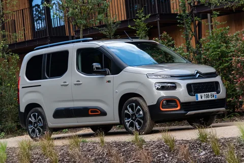 Citroen Berlingo PureTech 110 Shine 2019 view 2