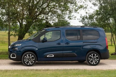 Citroen Berlingo PureTech 110 Shine 2019 view 4