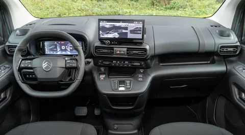 Citroen Berlingo ë-Berlingo 50kWh 136 Live 2024 view 7