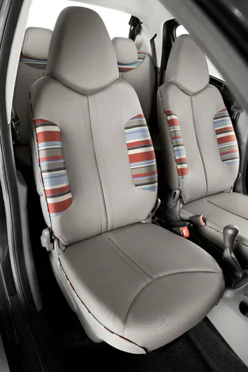 Citroen C1 1.0i Selection 2011 view 3