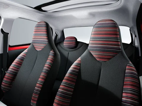 Citroen C1 PureTech 82 Shine 2014 view 3
