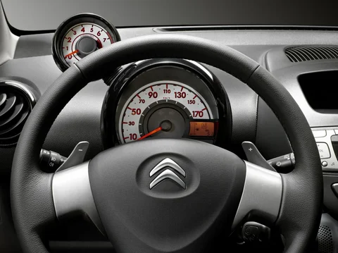 Citroen C1 1.0i Collection 2013 view 2
