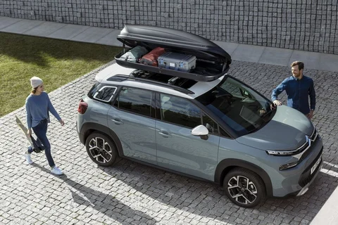 Citroen C3 Aircross PureTech 130 Shine Pack 2023 view 3