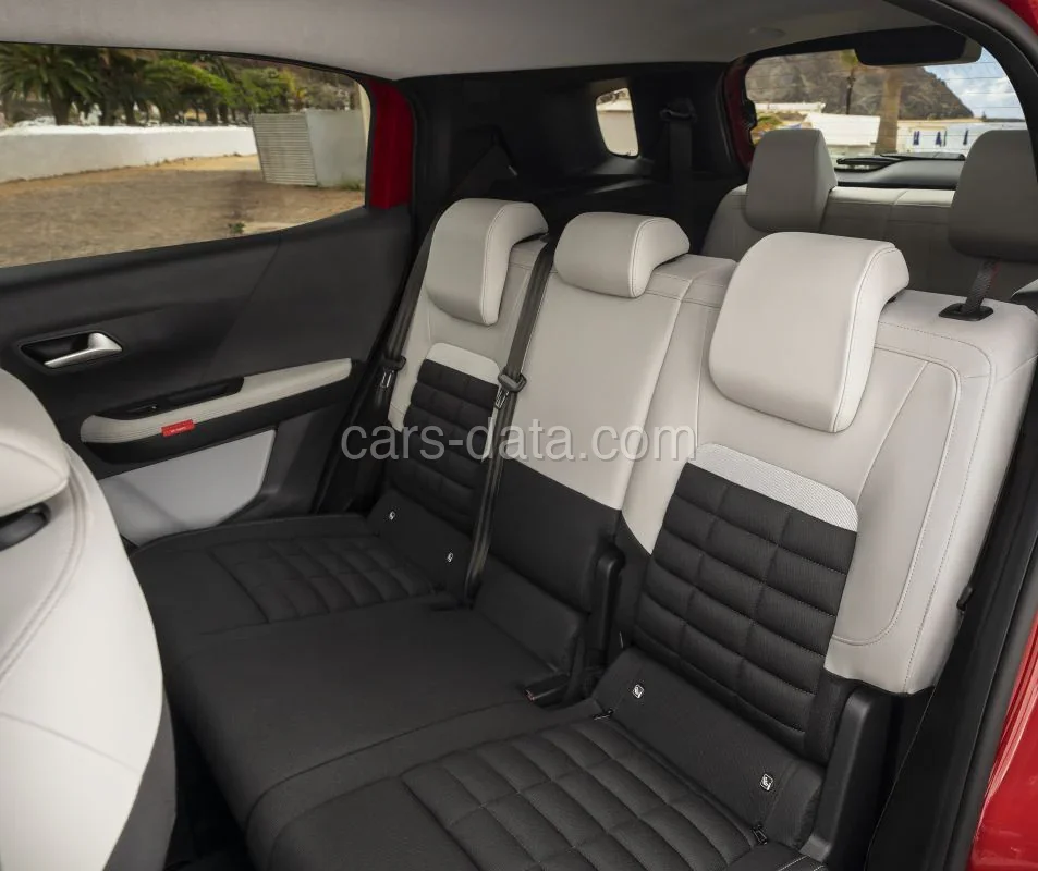 Citroen C3 Aircross 1.2 PureTech 100 Plus 2024 front view