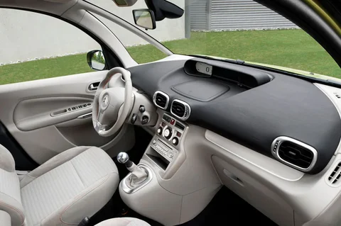Citroen C3 Picasso 1.4 VTi Attraction 2011 view 2
