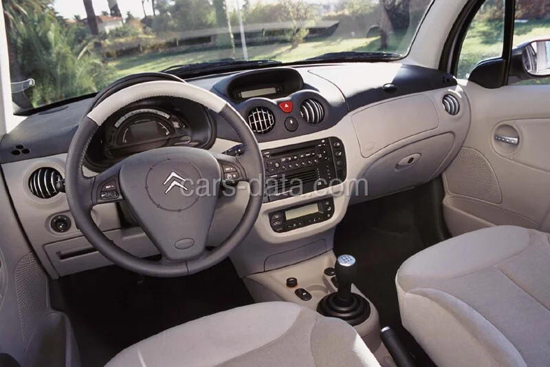 Citroen C3 1.6 16V X-TR 2004 front view